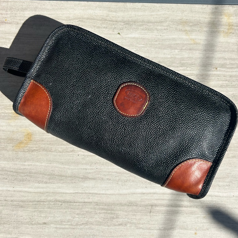 Beautiful Vintage Bric’s Black Pebble Leather Toiletries Bag